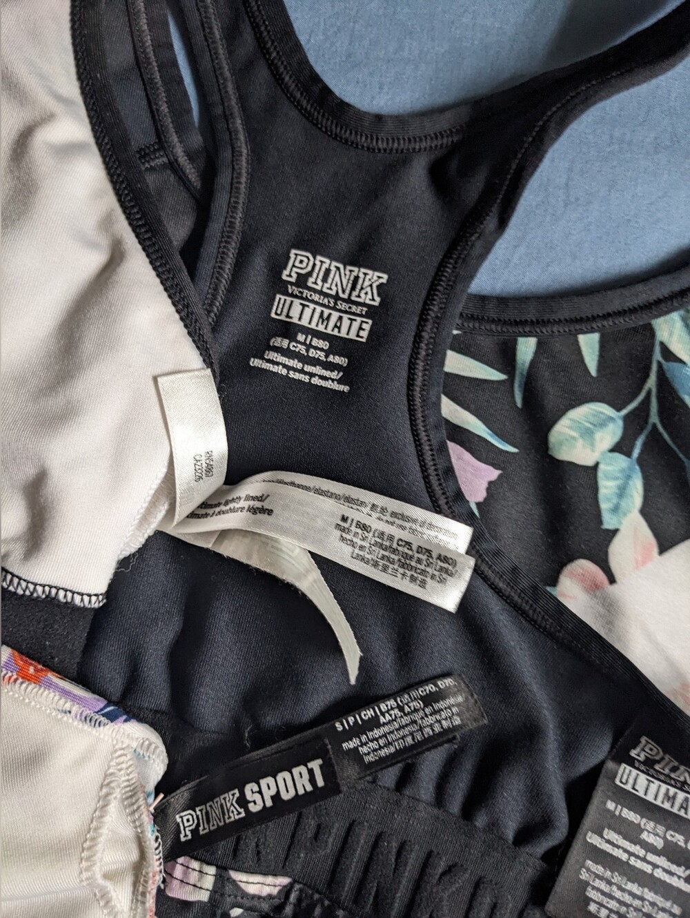 Bundle Of VS Sports Bras - Picture 10 of 10